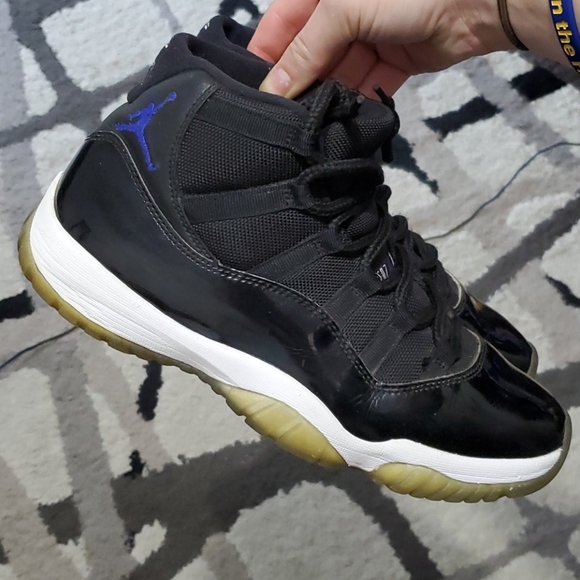 air jordan 11 space jam sneakers